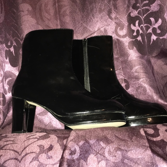 Black patent leather heeled boots w/zipper… Shiny & Fabulous. Y2K, 90’s. - Picture 2 of 4